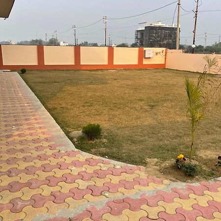 Shrinath Residency Hotel Greater Noida Bagian luar foto