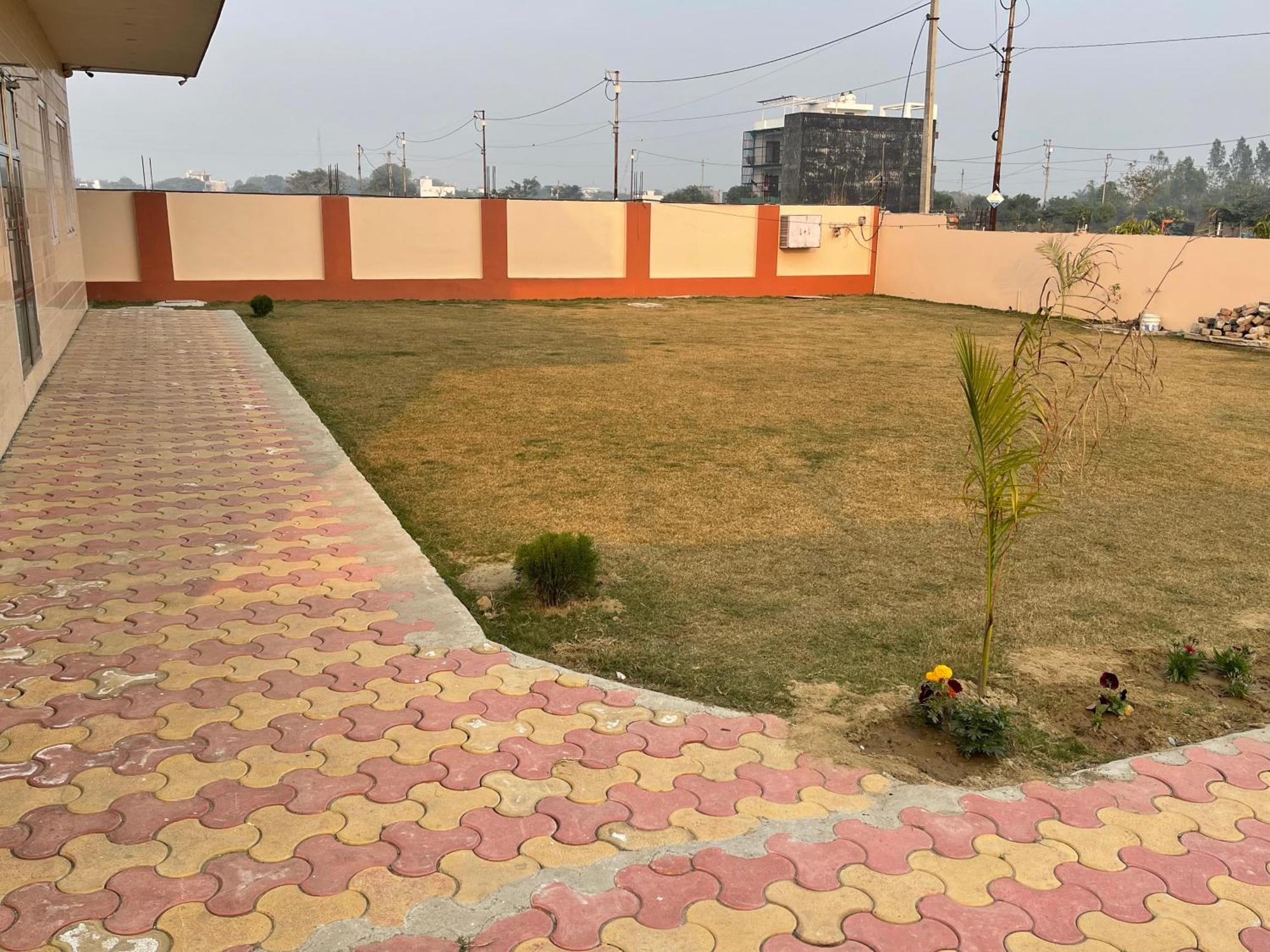 Shrinath Residency Hotel Greater Noida Bagian luar foto