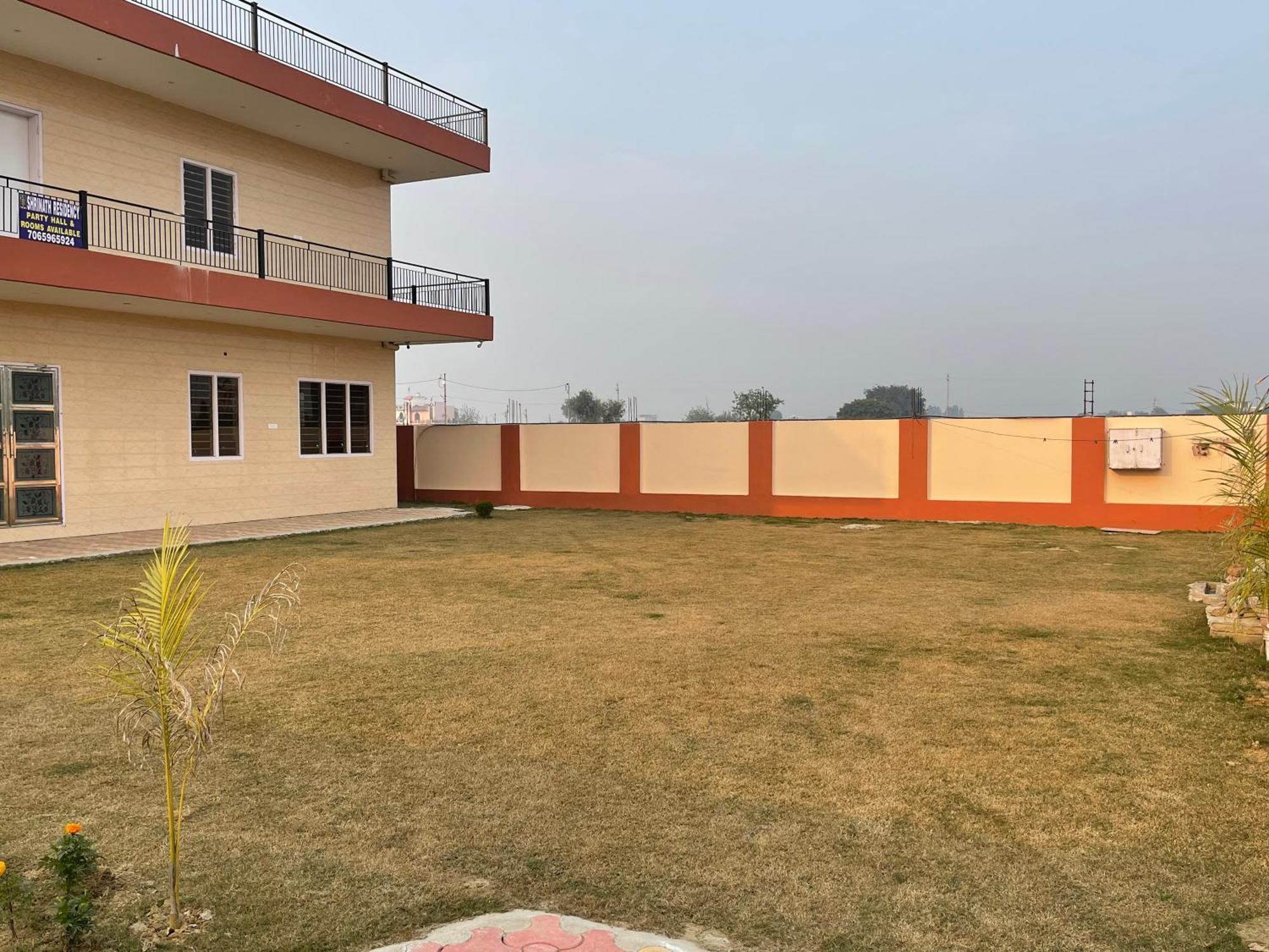 Shrinath Residency Hotel Greater Noida Bagian luar foto